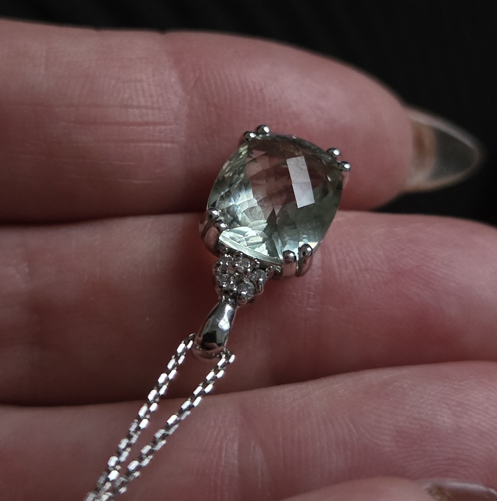 14k white gold necklace with a Genuine Aquamarine of 5.2ct.Brazil
